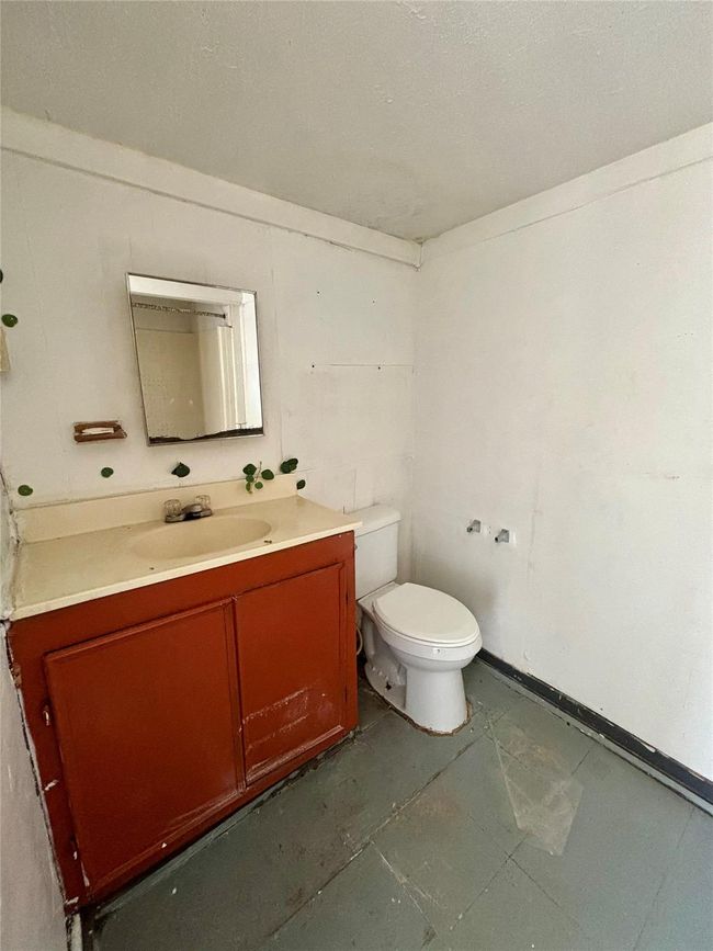 103 Upton Ln, House other with 2 bedrooms, 2 bathrooms and null parking in Brazoria TX | Image 7