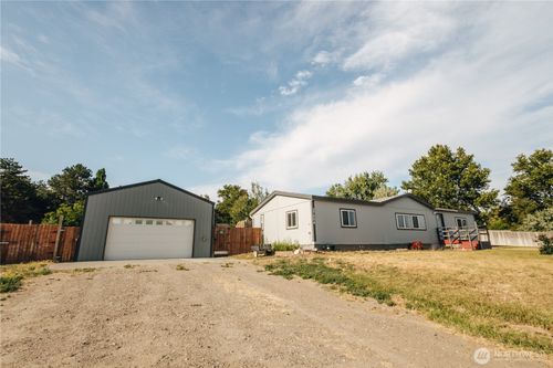 27404 E Ambassador Pr Ne, Benton City, WA, 99320-7543 | Card Image