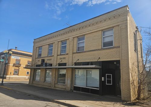 8880 Main St, Mountain Iron, MN, 55768-3011 | Card Image