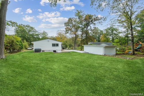 2625 Gregory St, Yorktown Heights, NY, 10598-3812 | Card Image