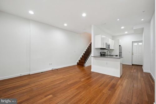 427 N Budd St, PHILADELPHIA, PA, 19104-2244 | Card Image
