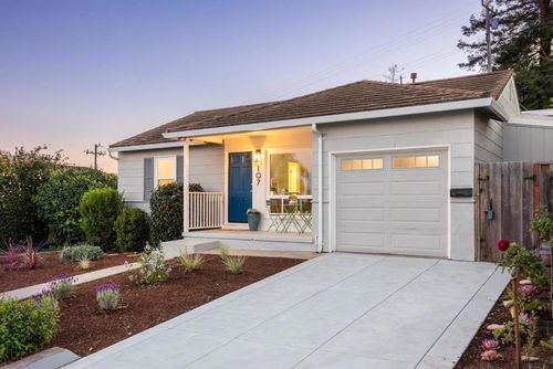 107 Las Ondas Ct, Santa Cruz, CA, 95060-3316 | Card Image