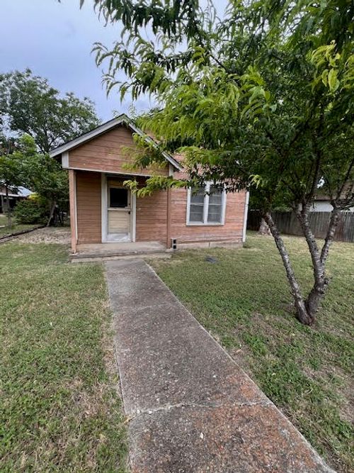 308 W Avenue A, Copperas Cove, TX, 76522-1614 | Card Image