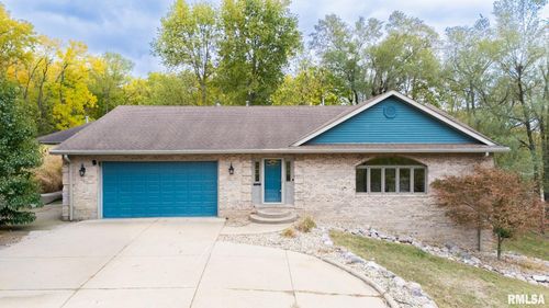 2200 Sheridan Rd, Pekin, IL, 61554-2429 | Card Image