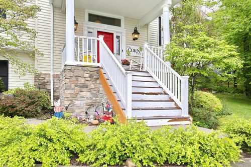 43 Hickory Rd, Sloatsburg, NY, 10974-1811 | Card Image