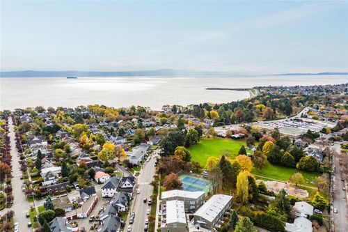 105-1720 Fairfield Rd, Victoria, BC, V8S1G3 | Card Image