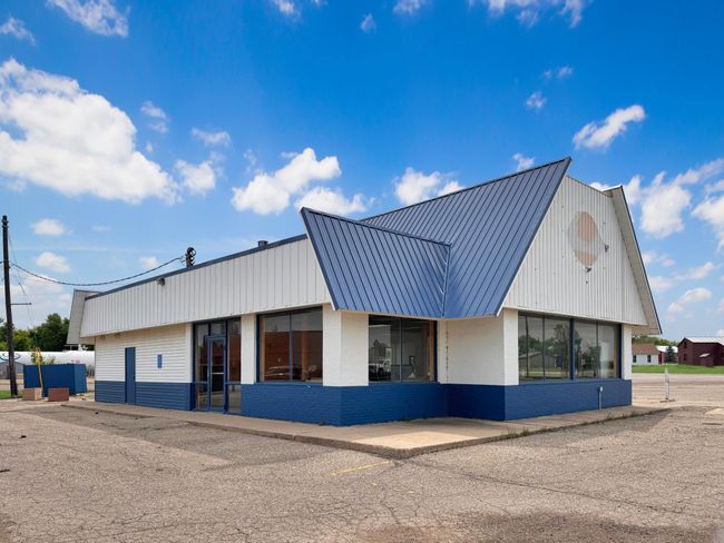 Newer metal roof makes for less maintenance | Image 5