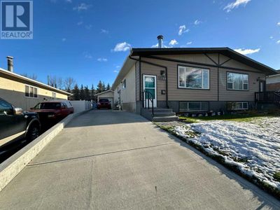 104 Cheviot Dr, Home with 5 bedrooms, 2 bathrooms and 4 parking in Hinton AB | Image 1