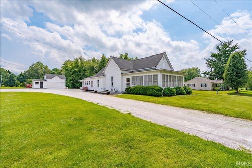 2811 E Degonia Rd, Boonville, IN, 47601-9786 | Card Image