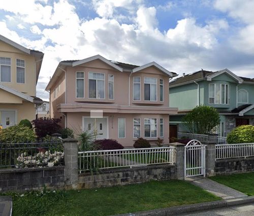 5028 Payne St, Vancouver, BC, V5R4J6 | Card Image