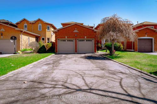 92 Hartrick Pl, Whitby, ON, L1R2C3 | Card Image