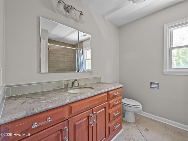 Upstairs Full Bath | Image 40