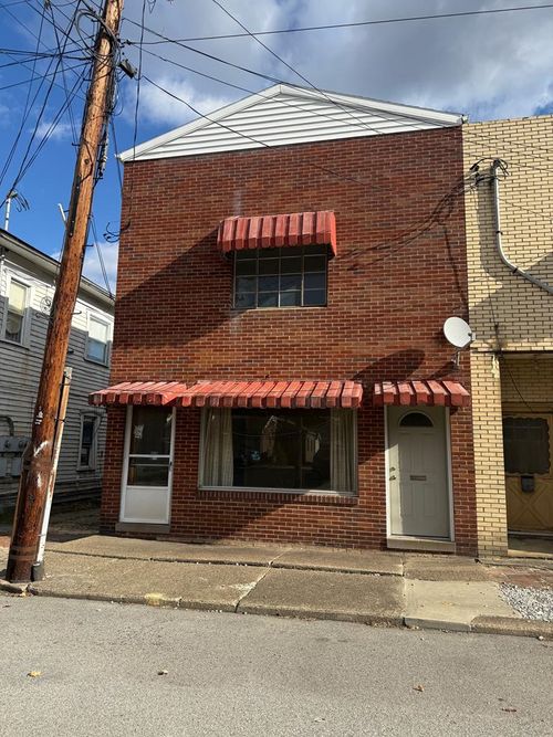 211 Diamond St, Sistersville, WV, 26175-1348 | Card Image