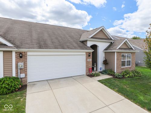 551 Greenwood Trace Dr, Whiteland, IN, 46184-9278 | Card Image