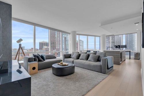 2304-1 Franklin St, Boston, MA, 02110-1179 | Card Image