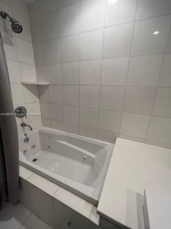 128 - 2950 Ne 188th St, Condo with 1 bedrooms, 1 bathrooms and null parking in Aventura FL | Image 10