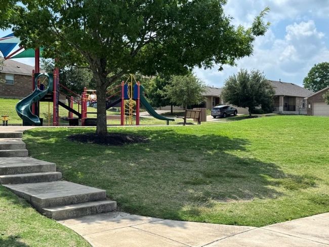 602 Moonwalker Trl, House other with 3 bedrooms, 3 bathrooms and 4 parking in Buda TX | Image 36