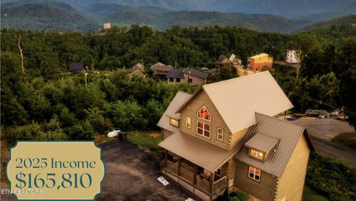729 Bear Walk Way, Gatlinburg, TN, 37738-4459 | Card Image
