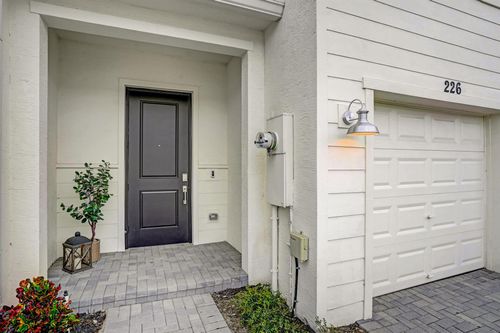 226 Se Woodbark St, Port St Lucie, FL, 34984-6695 | Card Image