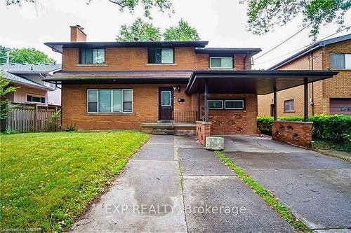 47 Bowman St, Hamilton, ON, L8S2T5 | Card Image