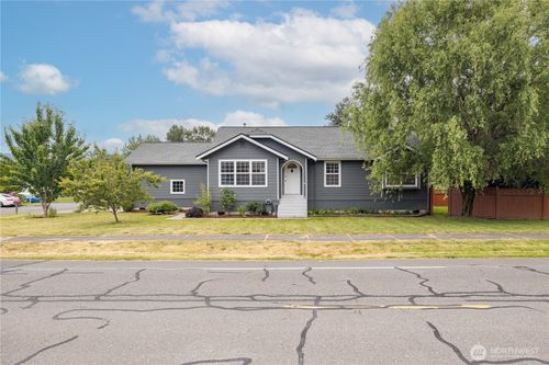 111 Jefferson Ct, Sumas, WA, 98295-9686 | Card Image