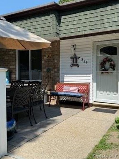 855 Birchwood Rd, Medford, NY, 11763-1202 | Card Image