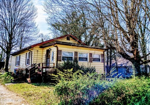 827 Rogers St, Clinton, TN, 37716-3115 | Card Image