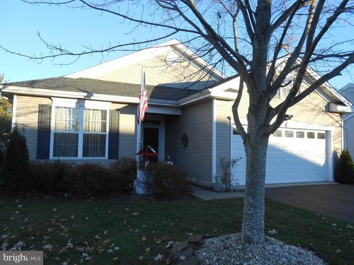 4 Hidden Lake Cir, Barnegat, NJ, 08005-5594 | Card Image