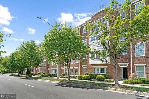 46-3040 Rittenhouse Cir, FAIRFAX, VA, 22031-6205 | Card Image