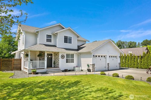 301 Christopher Ln, Everson, WA, 98247-9682 | Card Image