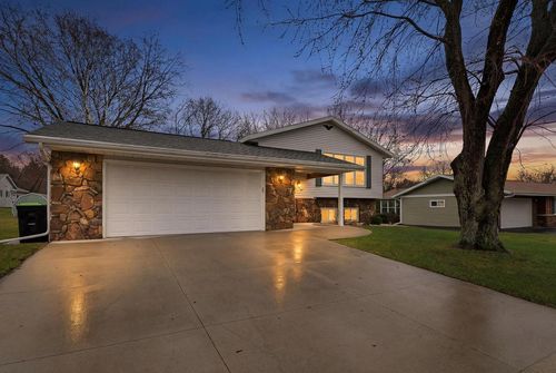 438 Emmer Street, MAYVILLE, WI, 53050 | Card Image