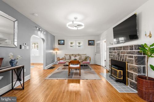 606 Valley Rd, HAVERTOWN, PA, 19083-4718 | Card Image