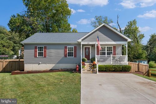 221 Linden St, WARRENTON, VA, 20186-3517 | Card Image