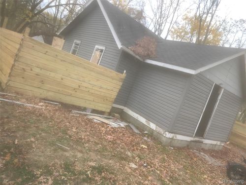 15811 W Parkway St, Detroit, MI, 48223-1032 | Card Image