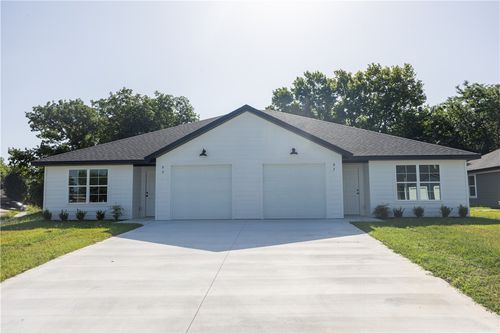 93 Rainsong Street, Farmington, AR, 72730 | Card Image
