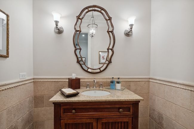 2239 Sheridan Rd, Home with 4 bedrooms, 8 bathrooms and null parking in Highland Park IL | Image 5