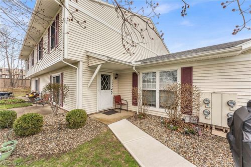 20d-10446 Independence Dr, North Royalton, OH, 44133-7100 | Card Image