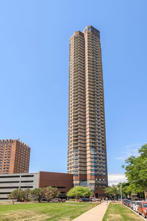 2901-3660 Lake Shore Dr, Chicago, IL, 60613-5313 | Card Image