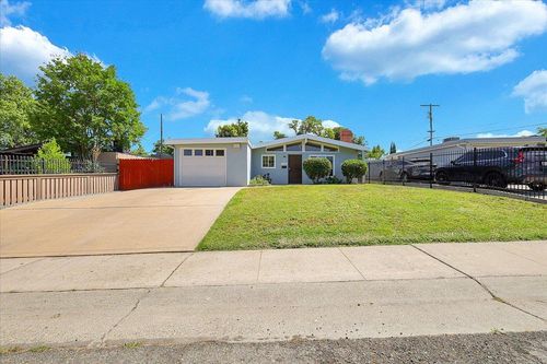 3828 San Novado Way, North Highlands, CA, 95660-4837 | Card Image