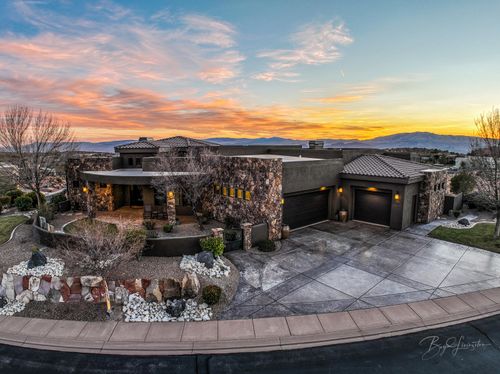 2201 W Silver Cloud Dr, St. George, UT, 84770-7493 | Card Image