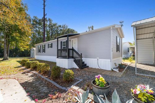 40 Shamrock Cir, Murrells Inlet, SC, 29576-7808 | Card Image