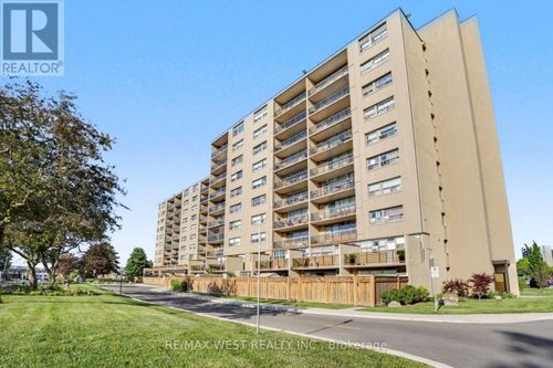807-15 Nicklaus Dr, Hamilton, ON, L8K5J5 | Card Image