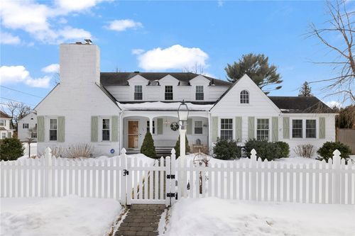 34 N Country Club Dr, Warwick, RI, 02888-4463 | Card Image