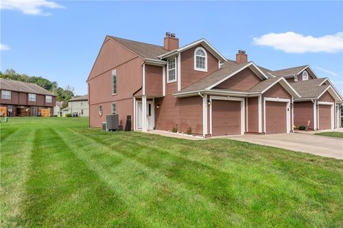 5556 Nw Moonlight Meadow Dr, Lee's Summit, MO, 64064-1283 | Card Image
