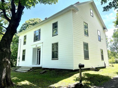 102 Victoria St W, Amherst, NS, B4H1C8 | Card Image