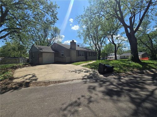 4001 S Pleasant St, Independence, MO, 64055-4340 | Card Image