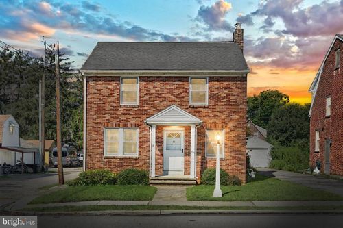 208 S Forney Ave, HANOVER, PA, 17331-3713 | Card Image