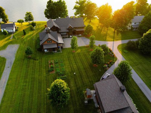 571 W Shore Rd, South Hero, VT, 05486-4404 | Card Image