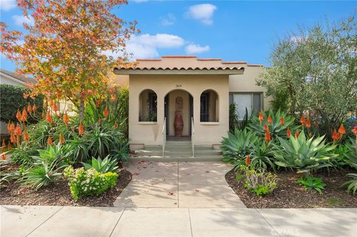 367 Loma Ave, Long Beach, CA, 90814-7106 | Card Image