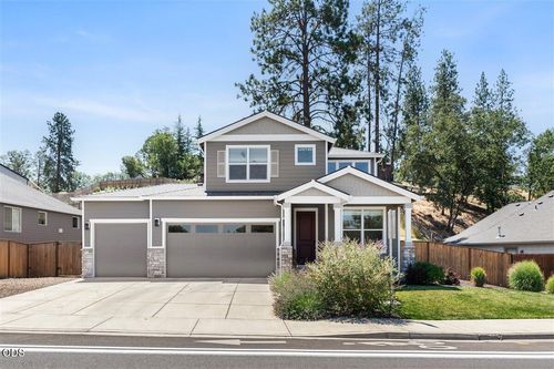 314 Arrowhead Trl, Eagle Point, OR, 97524-8608 | Card Image